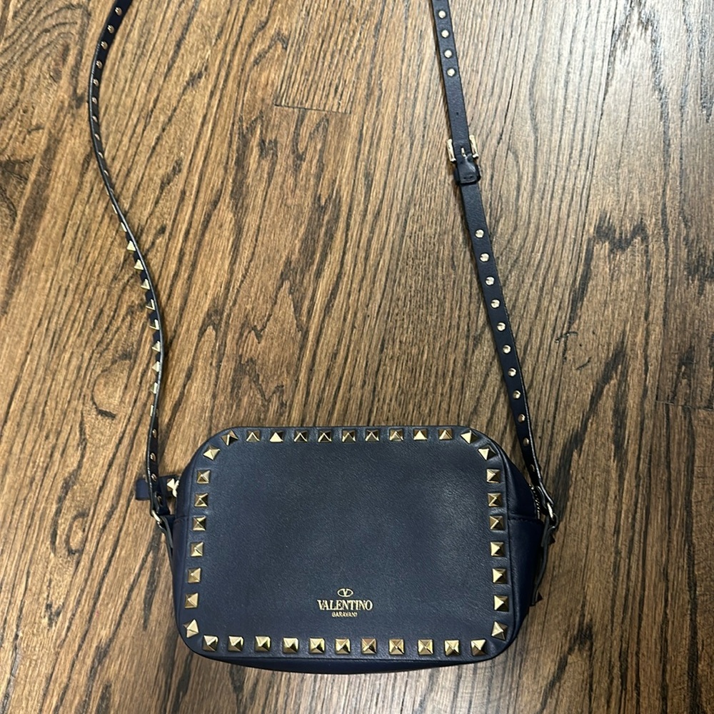 Valentino crossbody in navy blue